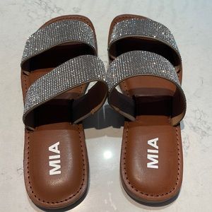 Mia brand new 6.5 sandals never worn they are the wrong size for me